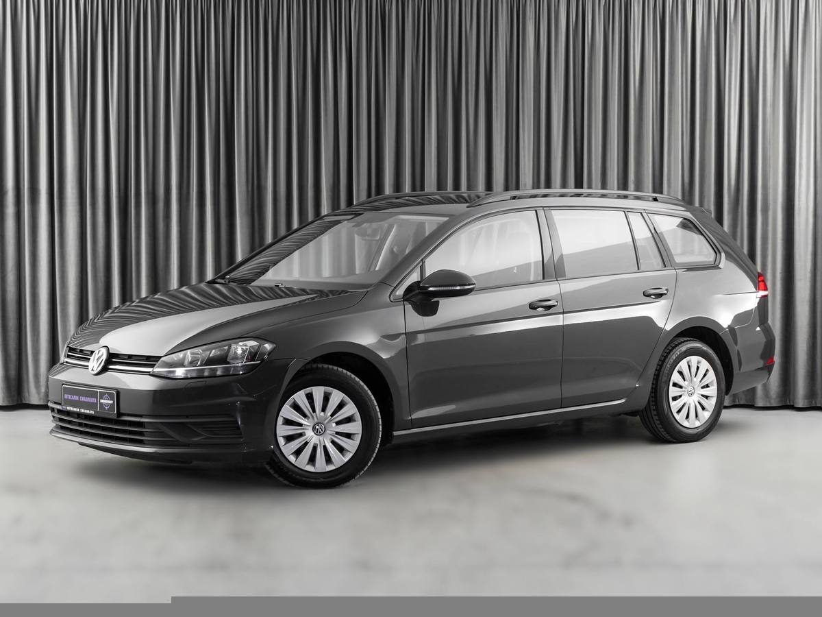 Купить Volkswagen Golf VII Рестайлинг универсал 5 дв., 2018 года, цвет:  Черный, за 1350000 руб. в Санкт-Петербурге